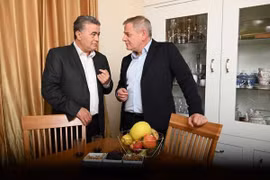 Chủ tịch Công đảng-Gesher, ông Amir Peretz và lãnh đạo đảng Meretz Nitzan Horowitz. (Nguồn: timesofisrael.com)