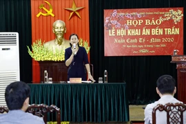 Bà Phạm Thị Oanh, Phó Chủ tịch Thường trực UBND thành phố Nam Định, thông tin về công tác tổ chức lễ Khai ấn đền Trần năm 2020. (Ảnh: Vũ Văn Đạt/Vietnam+)