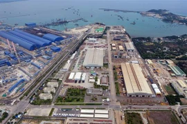 Khu kinh tế Dung Quất (Quảng Ngãi) - một trong những khu kinh tế thu hút đầu tư lớn của khu miền Trung. (Ảnh: Danh Lam/TTXVN)