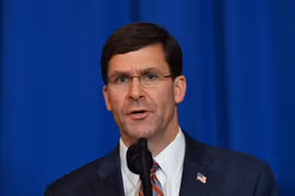 Bộ trưởng Quốc phòng Mỹ Mark Esper phát biểu tại một cuộc họp báo ở bang Florida. (Ảnh: AFP/TTXVN)