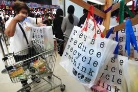 Thái Lan đã ban hành lệnh cấm các loại túi nylon dùng 1 lần tại các cửa hàng lớn. (Nguồn: rte.ie)