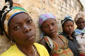 Các chính phủ cần đẩy mạnh cuộc chiến chống bất công đối với nữ giới. (Ảnh: Internet)