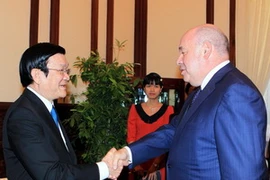 Chủ tịch nước Trương Tấn Sang tiếp ông Mikhail Shvydkoi, Đặc phái viên của Tổng thống Nga phụ trách về hợp tác quốc tế trong lĩnh vực văn hóa. (Ảnh: Nguyễn Khang/TTXVN)