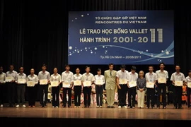 Trao học bổng Vallet năm 2011. (Nguồn: rvn-vallet.org)