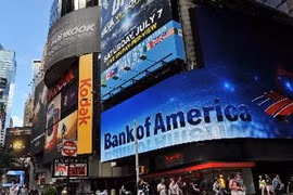Chi nhánh của BoA tại Quảng trường Thời đại ở New York (Mỹ) ngày 26/6. (Nguồn: AFP/TTXVN)