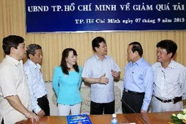 Thủ tướng Nguyễn Tấn Dũng với các đại biểu. (Ảnh: Đức Tám/TTXVN)