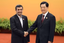 Chủ tịch Trung Quốc Hồ Cẩm Đào đã hội đàm với người đồng cấp Iran Mahmoud Ahmadinejad. (Nguồn: Reuters)