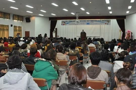 Quang cảnh buổi gặp mặt người lao động tại Incheon. (Ảnh: Việt Cường/Vietnam+)