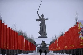 Tượng đài Người mẹ Tổ quốc trên Đồi Mamayev được xây dựng để tưởng nhớ những chiến sỹ đã hy sinh trong trận chiến lịch sử Stalingrad ở thành phố Volgograd ngày 30/1 trước khi diễn ra các hoạt động kỷ niệm. (Nguồn: AFP/TTXVN)