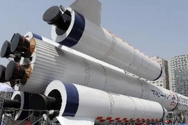 Mô hình tên lửa đẩy Trường Chinh 2F được trưng bày tại Triển lãm hàng không vũ trụ Trung Quốc. (Nguồn: THX/TTXVN)