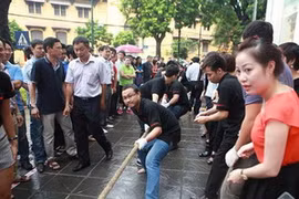 Đội kéo co của VietnamPlus giành giải ba tại đại hội. (Nguồn: TTXVN)