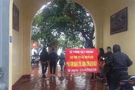 Phủ Tây Hồ (Hà Nội) nghiêm túc thực hiện đóng cửa, dừng đón du khách (Ảnh: Minh Sơn/Vietnam+)