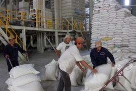 Xuất khẩu quý 1 giảm tốc, nhập siêu đã vượt 1,8 tỷ USD 