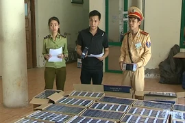 Bắt 12.000 bao thuốc lá nhập lậu trên đường về Hà Nội tiêu thụ 