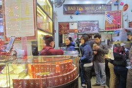 Giá vàng SJC đảo chiều, chênh lệch với thế giới ở mức 3,8 triệu đồng