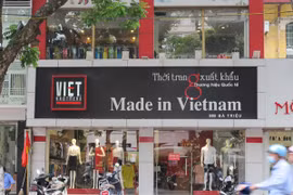 Hàng "Made in Việt Nam" ngày càng có sức lan tỏa mạnh, thu hút người tiêu dùng (Ảnh chỉ mang tính minh họa. Nguồn: PV/Vietnam+)