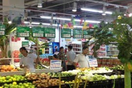 Giá hàng hóa thiết yếu "cố thủ": Cơ quan quản lý đang "bó tay"