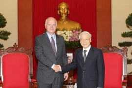 Tổng Bí thư Nguyễn Phú Trọng tiếp Đại sứ, Trưởng phái đoàn EU Franz Jessen. (Ảnh: Trí Dũng/TTXVN)