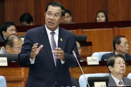 Thủ tướng Hun Sen (giữa) phát biểu tại phiên họp Quốc hội ở thủ đô Phnom Penh ngày 8/8. (Nguồn: AFP/TTXVN)