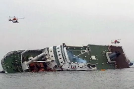 Phà Sewol đang chìm dần. (Nguồn: AFP/TTXVN)