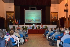 Phiên họp toàn thể nhân Ngày Hội đoàn nhằm kết nối các Hiệp hội hữu nghị và đoàn kết Việt-Pháp. (Ảnh: Bích Hà/Vietnam+)