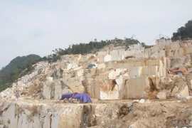 Bảo vệ khoáng sản: Cần phương thuốc chữa "lời nguyền tài nguyên"