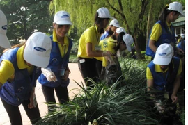 Hà Nội ra quân "làm đẹp môi trường" đón ngày Giải phóng Thủ đô
