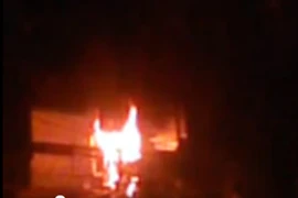 [Video] Cháy trạm biến áp ở Hà Nội khiến nhiều người hoảng sợ 