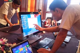 Đã hàn xong cáp AAG, Internet Việt Nam đi quốc tế thông suốt