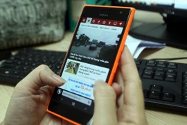 “Soi” chiếc điện thoại chuyên chụp ảnh selfie của Microsoft 