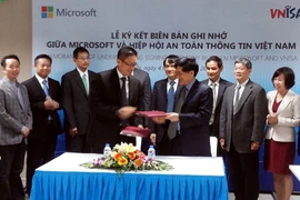 Microsoft “bắt tay” VNISA tăng cường bảo mật an toàn thông tin 
