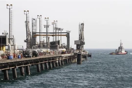 Một cơ sở khai thác dầu của Iran ở ngoài khơi đảo Khark. (Ảnh: AFP/TTXVN)