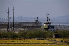 Một chốt canh gác của Hàn Quốc ở Khu phi quân sự (DMZ), giáp giới với Triều Tiên. (Ảnh: AFP/TTXVN)