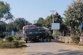 Binh sỹ gác tại Nay Pyi Taw, Myanmar. (Ảnh: THX/TTXVN)