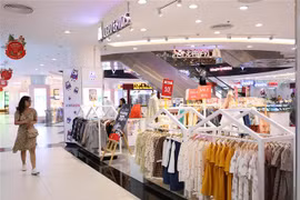 Trung tâm thương mại có công suất đạt 95%, ổn định theo năm do lượng khách mua sắm cao và cơ cấu khách thuê tốt. (Ảnh: Hoàng Hiếu/TTXVN)