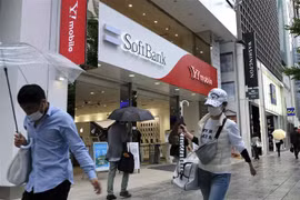 Một cửa hàng của SoftBank tại Tokyo, Nhật Bản. (Ảnh: AFP/TTXVN)