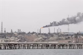 Một cơ sở khai thác dầu của Iran ở đảo Khark, ngoài khơi vùng Vịnh. (Ảnh: AFP/TTXVN)
