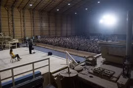 Tổng thống Mỹ Donald Trump phát biểu trong chuyến thăm căn cứ không quân Ain Al-Asad ở Iraq tháng 12/2018. (Ảnh: AFP/TTXVN)