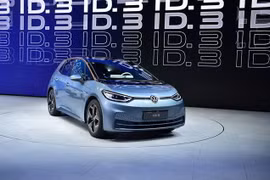 Mẫu xe của hãng Volkswagen được trưng bày tại một triển lãm. (Ảnh: THX/TTXVN)