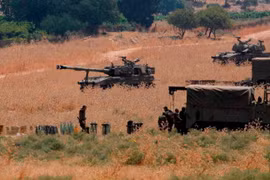 Quân đội Israel tại biên giới với Liban. (Nguồn: AFP)