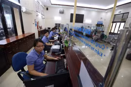 Các quầy bán vé tàu tại ga Hà Nội. (Ảnh: Huy Hùng/TTXVN)
