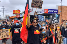 Người dân xuống đường biểu tình ở Rockhampton. (Nguồn: ABC News)