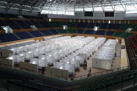 [Video] Kinh ngạc với tốc độ xây Bệnh viện dã chiến ở Đà Nẵng