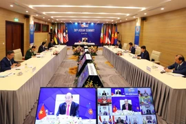Thủ tướng Nguyễn Xuân Phúc, Chủ tịch ASEAN 2020 phát biểu tại Lễ khai mạc Hội nghị Cấp cao ASEAN lần thứ 36. (Ảnh: Thống Nhất/TTXVN)