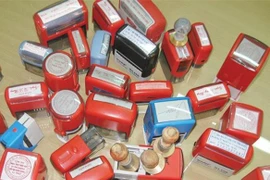 Tạm giam đối tượng làm giả con dấu, tài liệu cơ quan tại nhiều tỉnh
