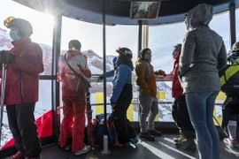 COVID-19: Tình hình Thụy Sĩ đáng lo ngại, Iran có hơn 1 triệu ca bệnh 