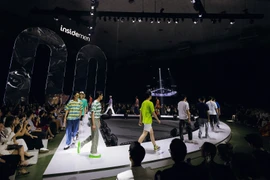 The Hero Inside: BST lấy cảm hứng từ mỹ thuật kiến trúc hiện đại