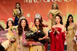 Đoàn Thị Thu Hằng (SBD 015) đến từ Hải Phòng, người từng mắc trầm cảm đã đăng quang Hoa hậu Quý bà Hòa bình Việt Nam 2023. (Ảnh: Mai Mai/Vietnam+)