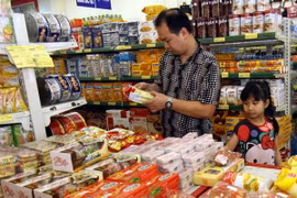 Chính phủ yêu cầu áp dụng biện pháp bình ổn giá sữa 