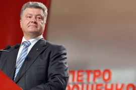 Tỷ phú Poroshenko giành được gần 54% số phiếu bầu